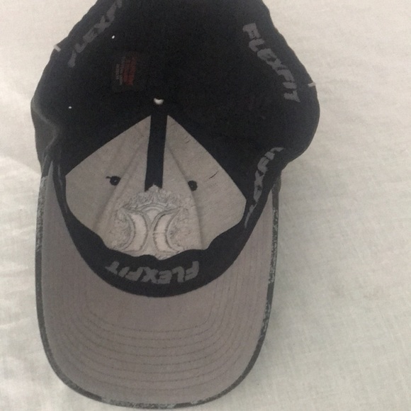 Hurley flex fit hat - Picture 4 of 4
